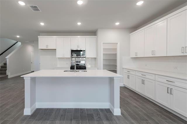 Building Photo - 1820 Acosta Dr