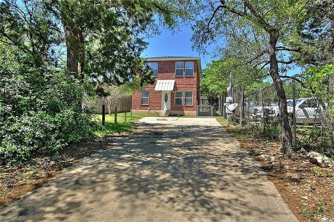 Building Photo - 1104 Canyon Edge Dr