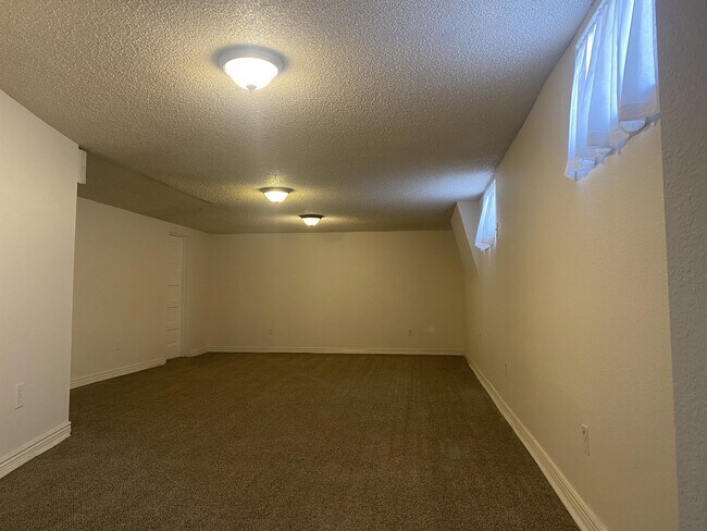 Building Photo - 1700 13th Ave