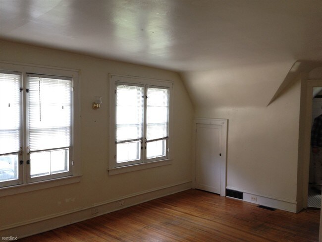 Building Photo - Studio, 1 bath  - 121 Madison Ave SE # 16