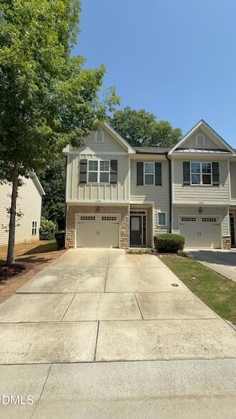 Building Photo - 2106 Scarlet Maple Drive