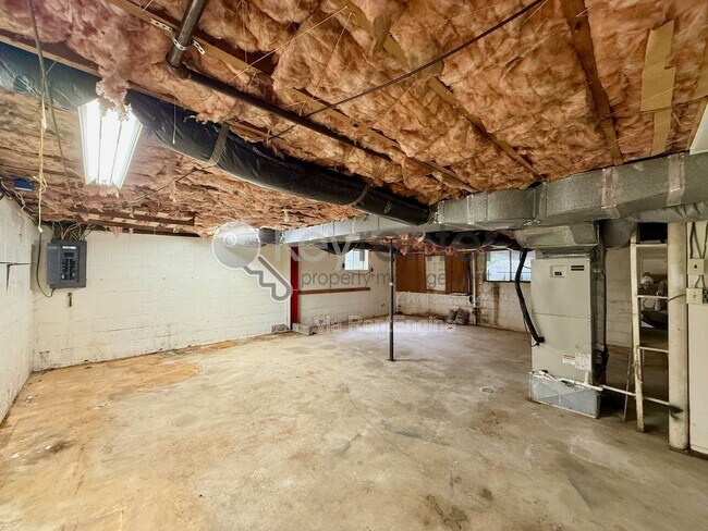 Building Photo - 4630 Sherry Ln