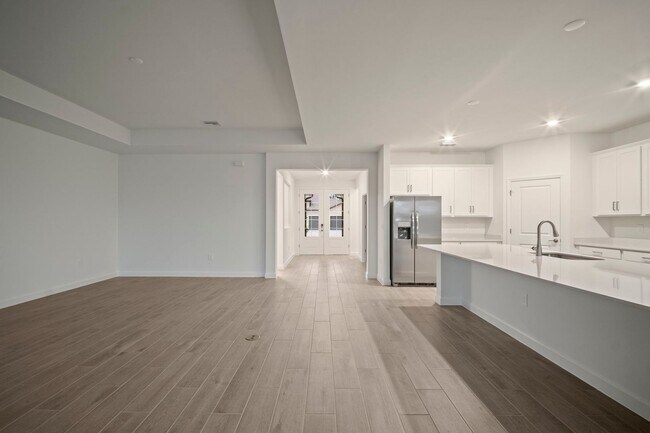 Building Photo - Spacious home 3beds+Den 3 baths located in...
