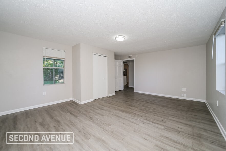 Building Photo - 5129 Columbus Ave