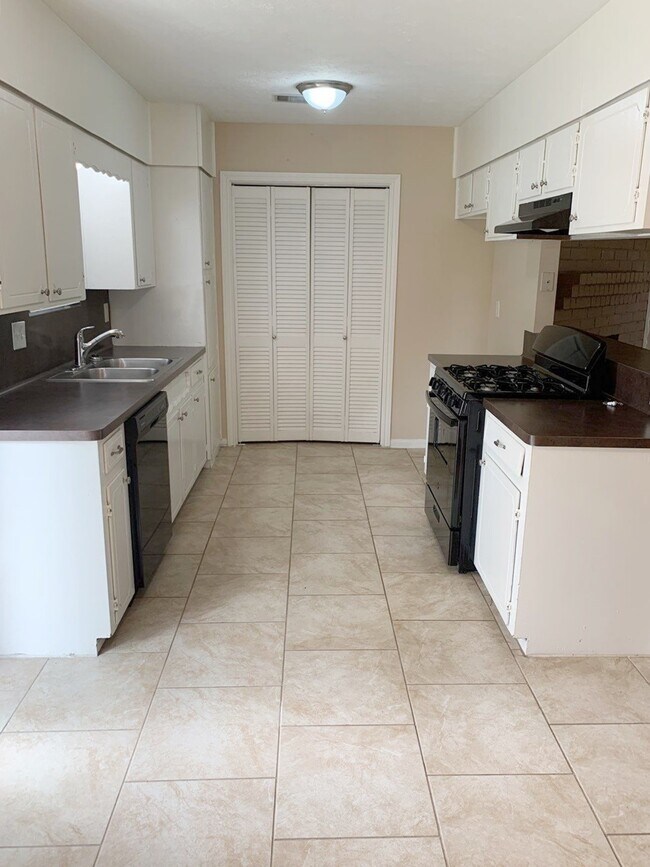 Building Photo - 2334 Marble Falls Dr