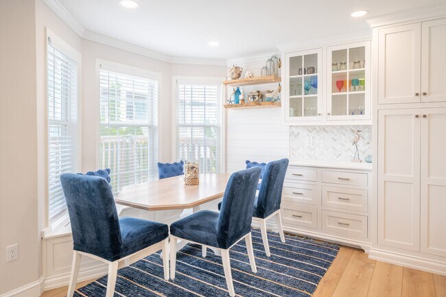 Building Photo - OFF-SEASON MONTHLY RENTAL AVAILABLE MARCH OF 2026