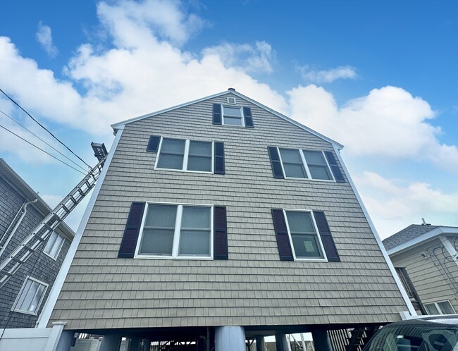 Building Photo - 178 Foster Ave