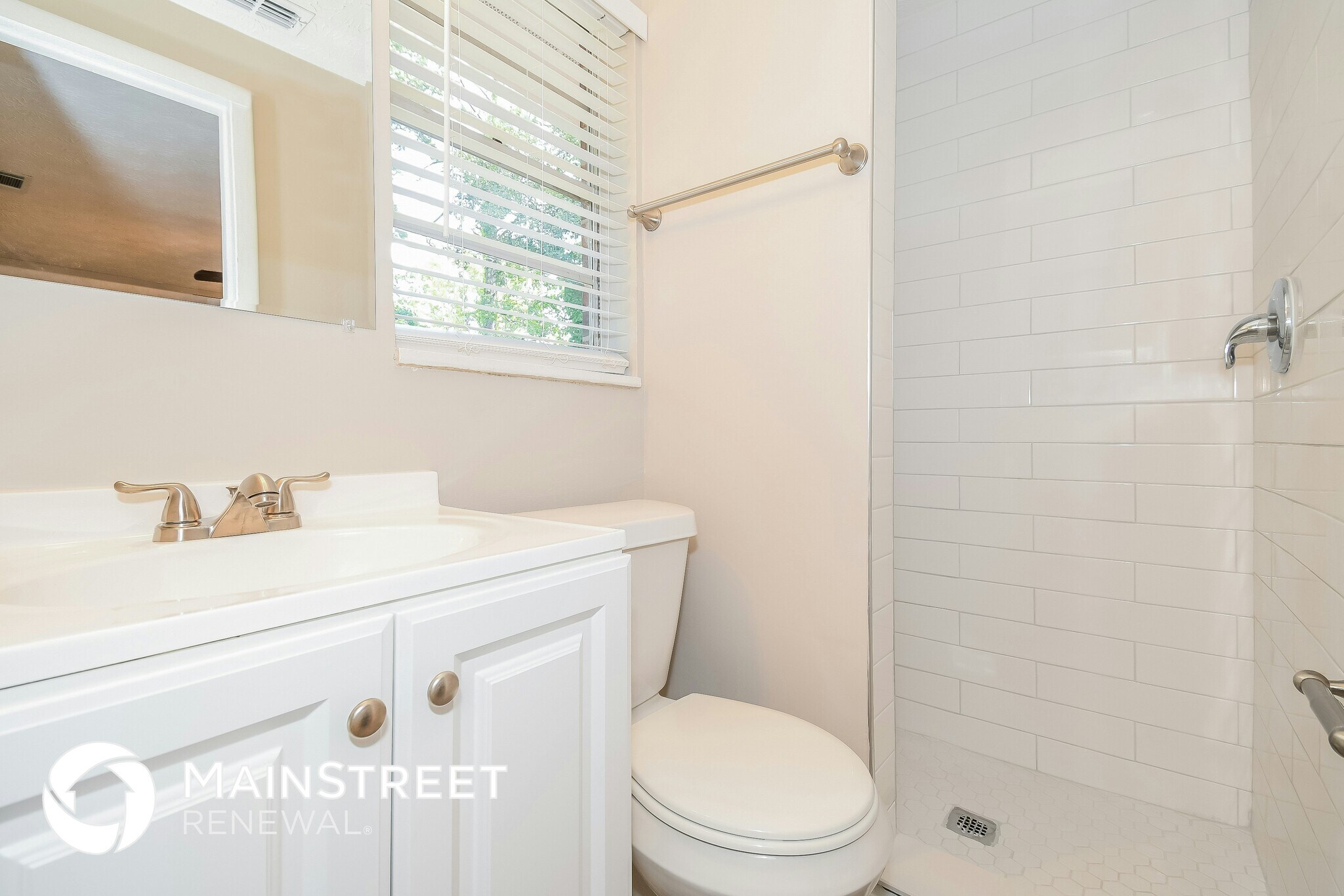 Building Photo - 4425 Jana Ln N