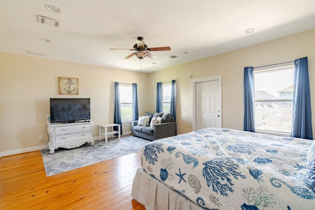 Building Photo - 814 Helen Blvd