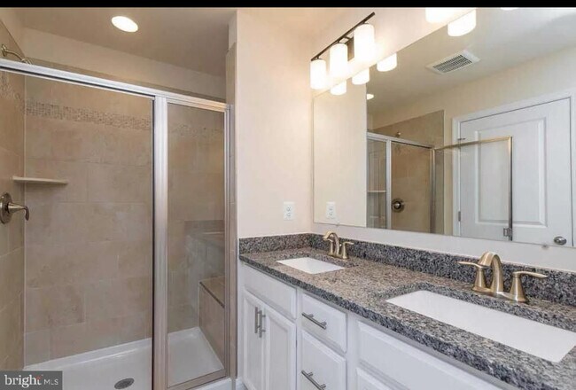 Building Photo - 7197 McHenry Pl