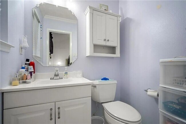 Building Photo - 2511 Club House Rd