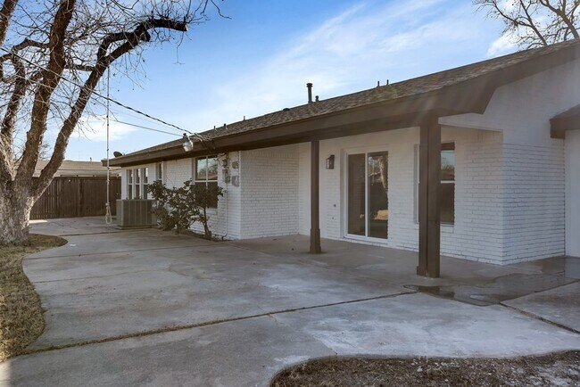 Building Photo - 1426 Cumberland Rd