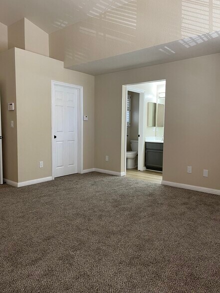 Building Photo - 423 Kinsmill Ct