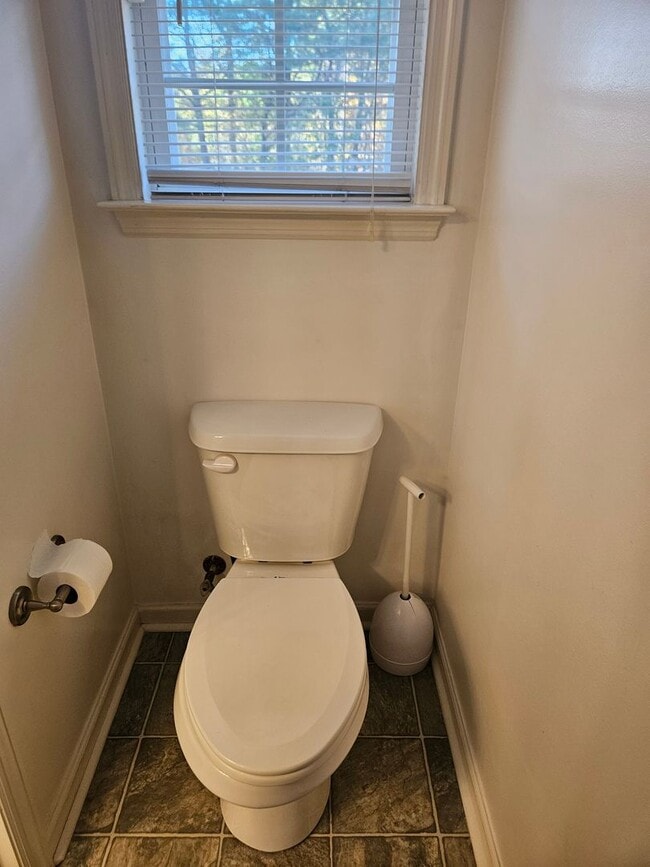 Building Photo - 208 Killdeer Dr