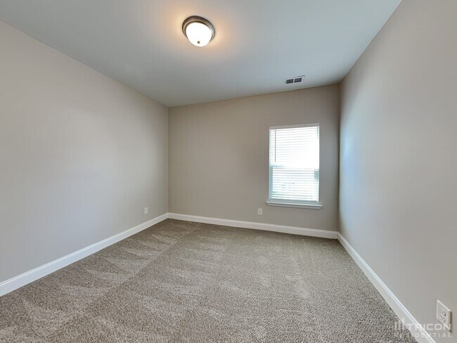 Building Photo - 1111 Westgate Dr