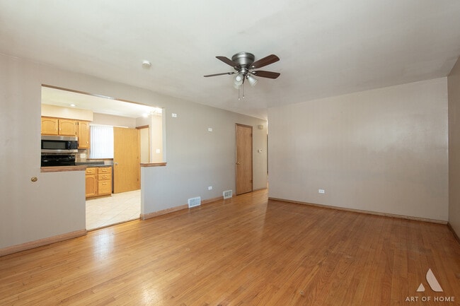 Building Photo - 9416 80th Ct