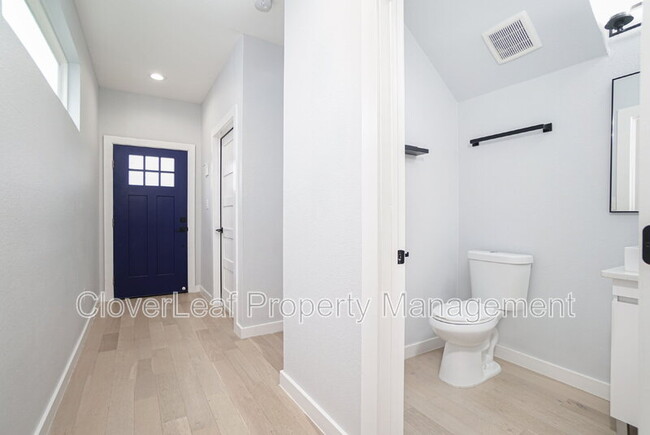 Building Photo - 2109 Schley Ave
