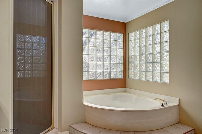 Building Photo - 9433 Angelfish Dr