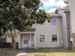 Building Photo - NEW DEAL! FIRST MONTH’S RENT FREE WITH A 1-YEAR LEASE!