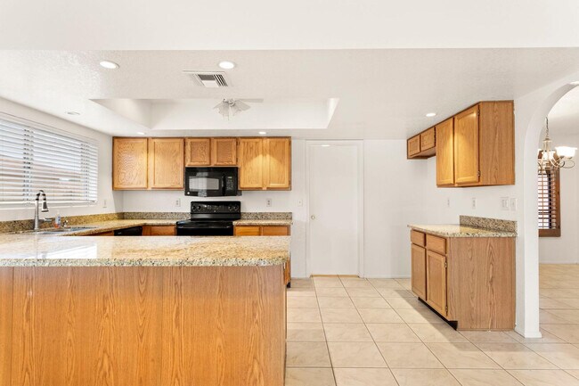 Building Photo - 7309 W Canterbury Dr