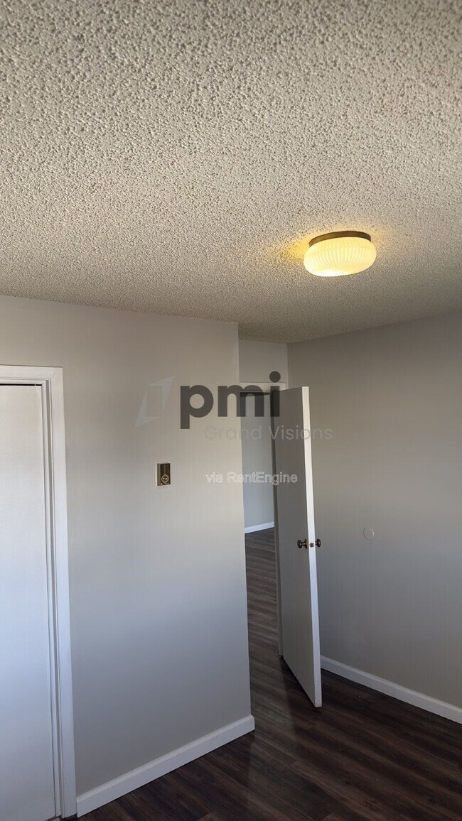 Building Photo - 24 W Buchanan Ave