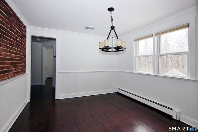 Building Photo - 37 Glen Ave