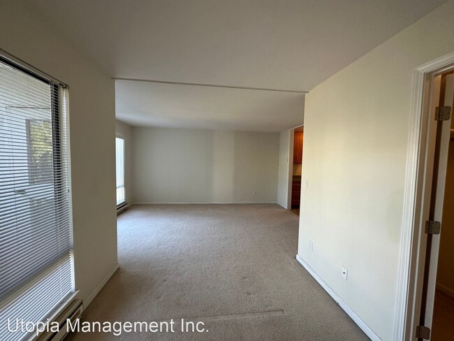 Building Photo - Studio, 1 bath House - 8 Admiral Drive #341