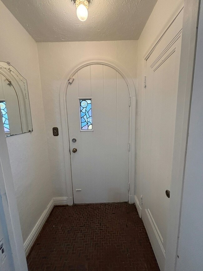 Building Photo - 21440 Lathrup St