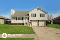 Building Photo - 209 SW Cross Creek Dr