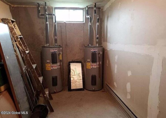 Building Photo - 24 Vosburgh Rd