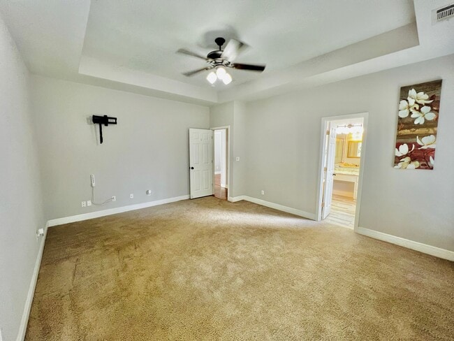 Building Photo - 87129 Golf Club Dr