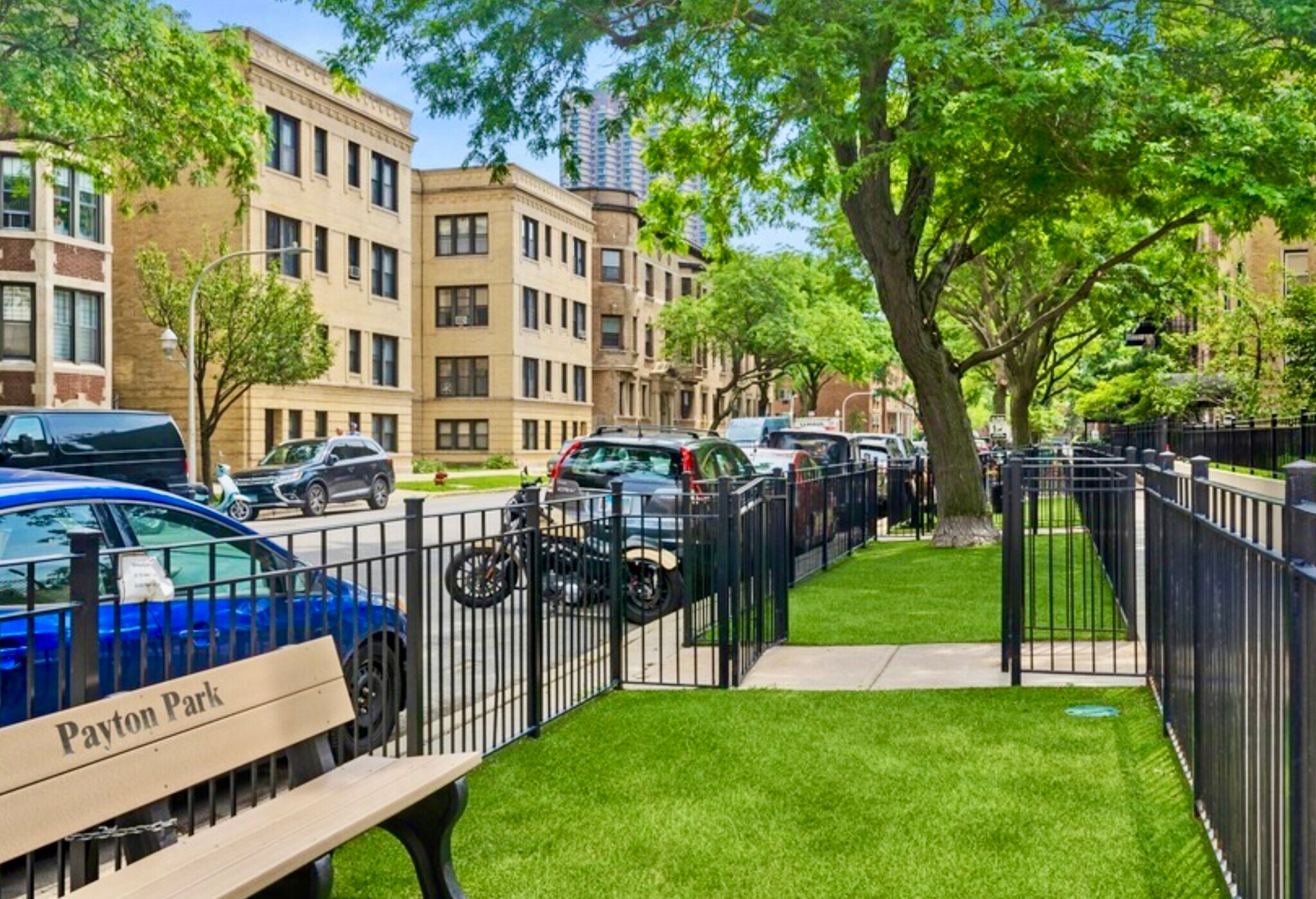 Building Photo - 3930 N Pine Grove Ave