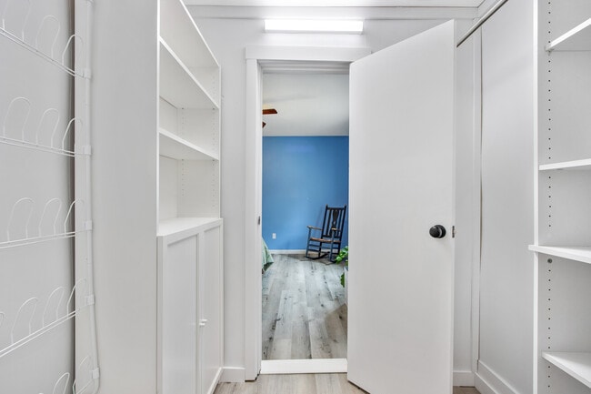 Building Photo - 34 Livingston St