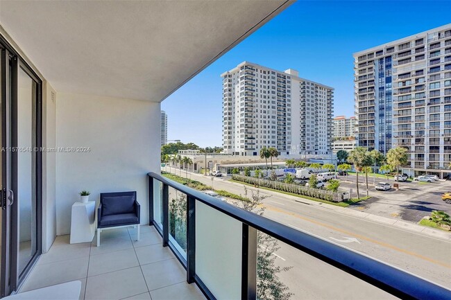 Building Photo - 3040 N Ocean Blvd