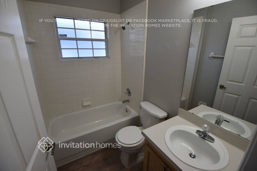 Building Photo - 11179 Barbizon Cir E