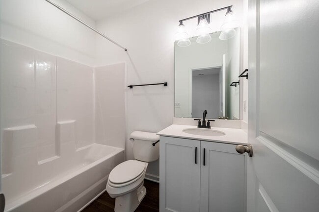 Building Photo - 838 Oak Center Dr