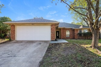 Building Photo - 6216 N Park Dr