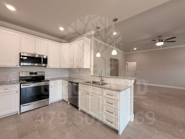 Building Photo - Single-Family Home- Stunning Applewood Plan