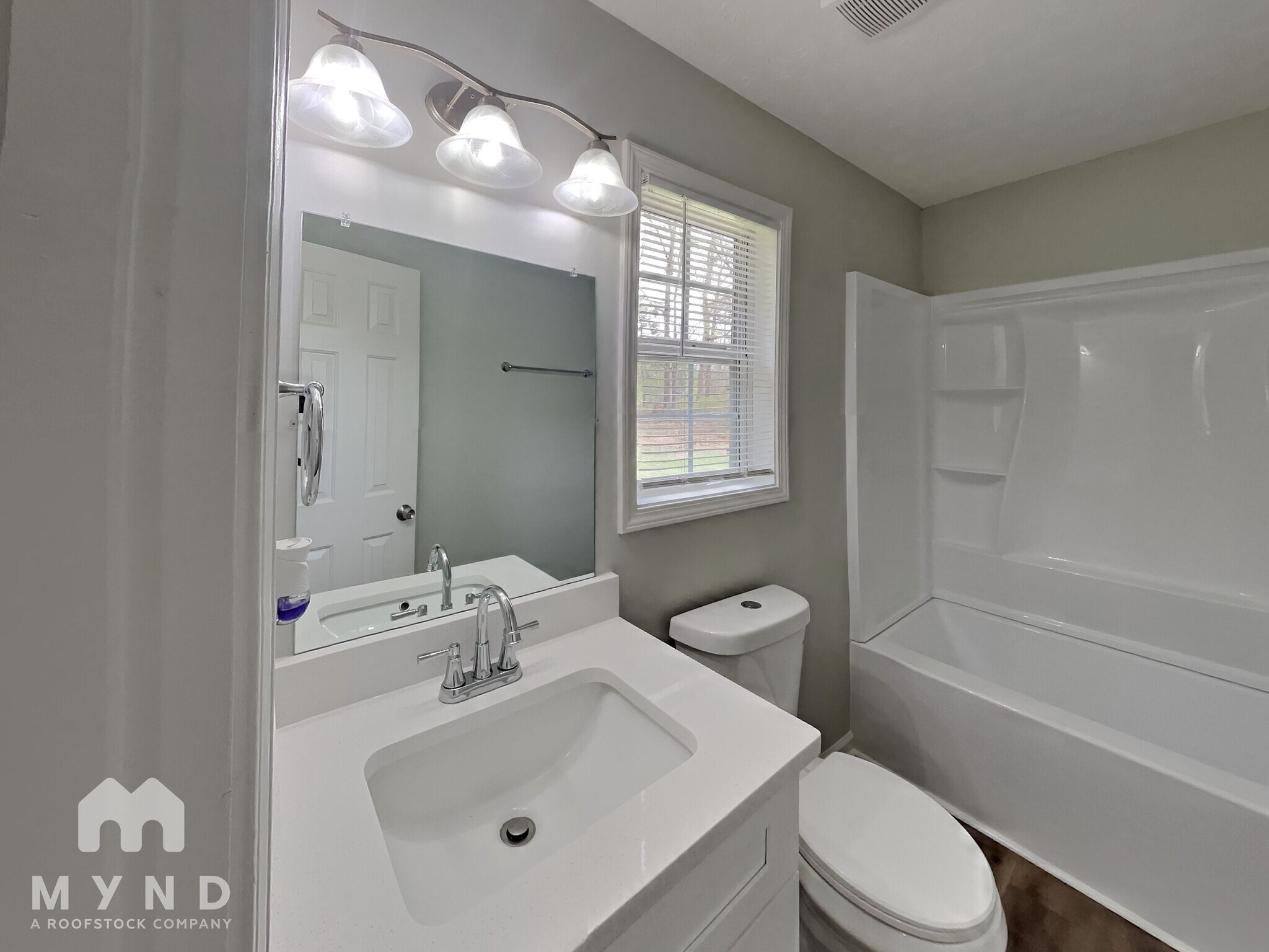 Building Photo - 140 Pebble Ridge Dr