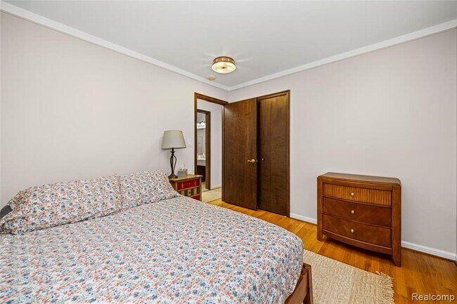 Building Photo - 9510 Beechcrest St