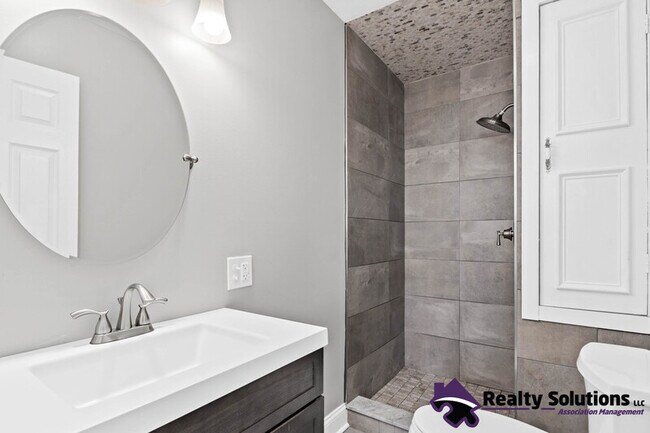 Building Photo - 1018 Harbour Dr