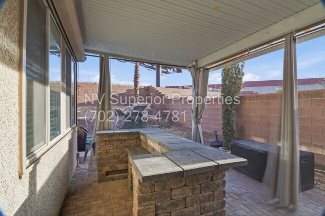 Building Photo - NW!! 4 Bedrooms!!! One Bedroom Down!!  Pool!!! Tankless Hot Water Heater!! Court yard at entrance...