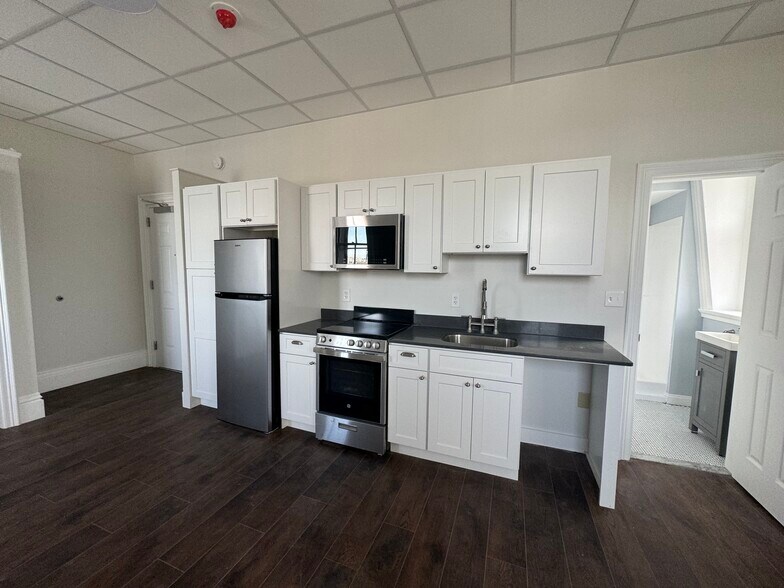 Building Photo - 134 Middle St