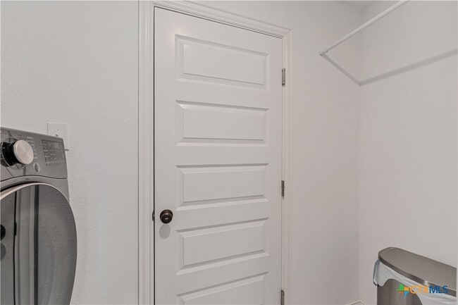 Building Photo - 1974 Flametree Ave