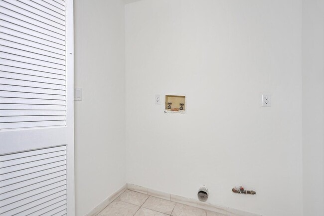 Building Photo - 1150 70th St