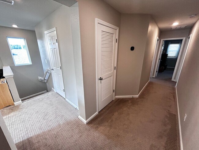 Building Photo - ? Immaculate 4 Bedroom, 3 Bath Home in Sto...