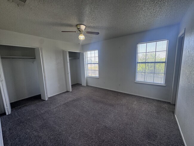 Building Photo - 1613 Bobby Lee Dr