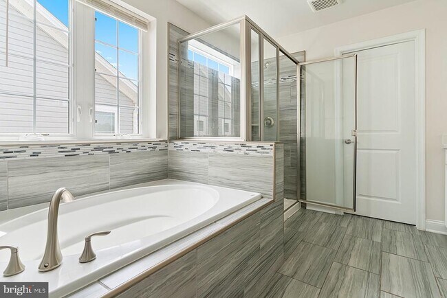 Building Photo - 4507 Shakespeare Cir