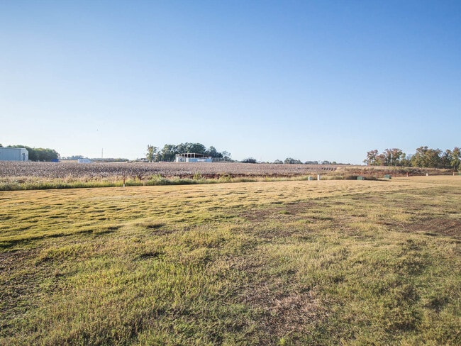 Building Photo - Minutes to Mazda Toyota and Amazon. Fenced back yard