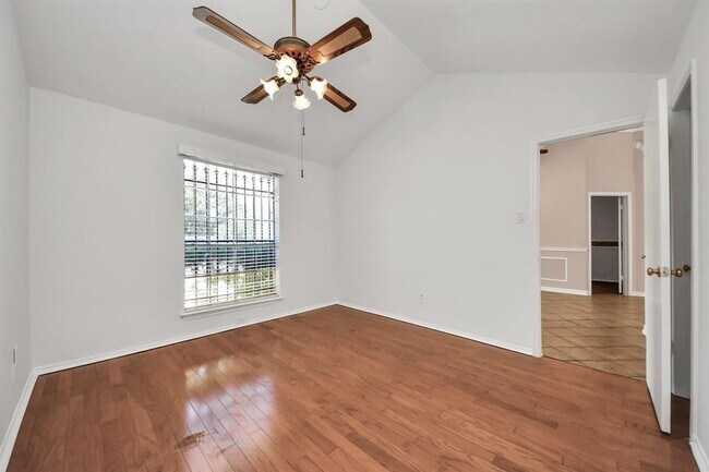 Building Photo - 12922 Grovemill Dr